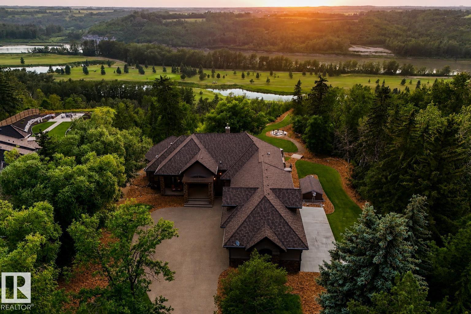188 WINDERMERE DR NW - 1