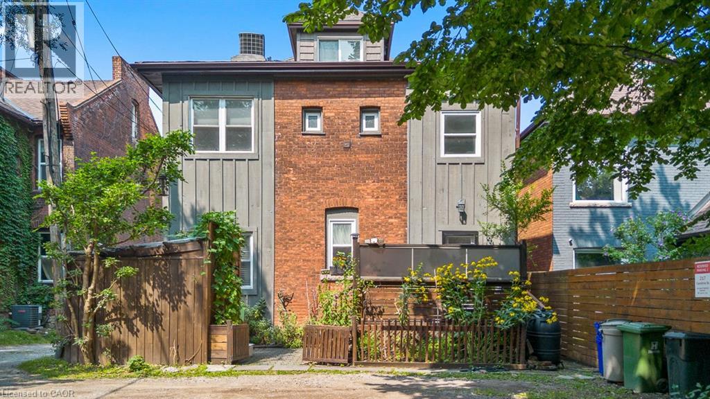 217 CAROLINE Street S - 45