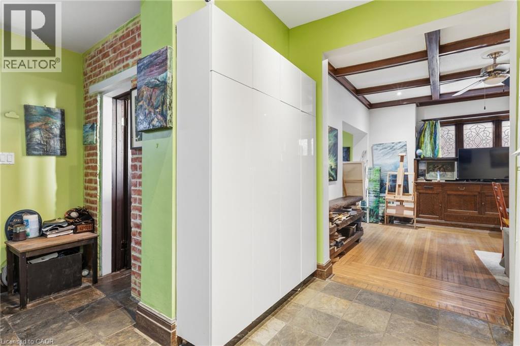 217 CAROLINE Street S - Image 37