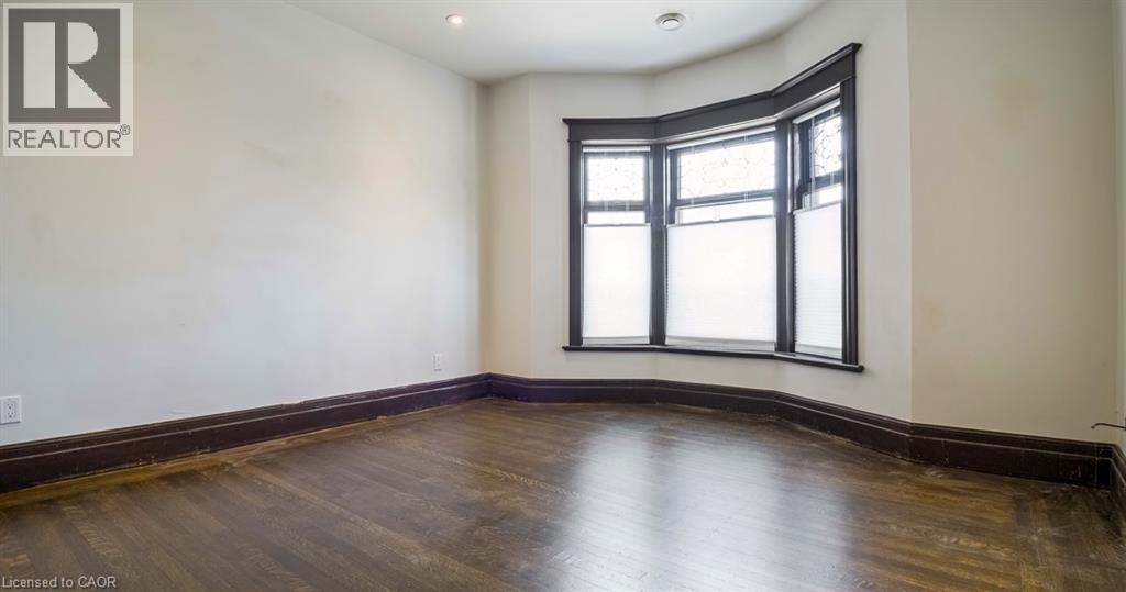 217 CAROLINE Street S - 21