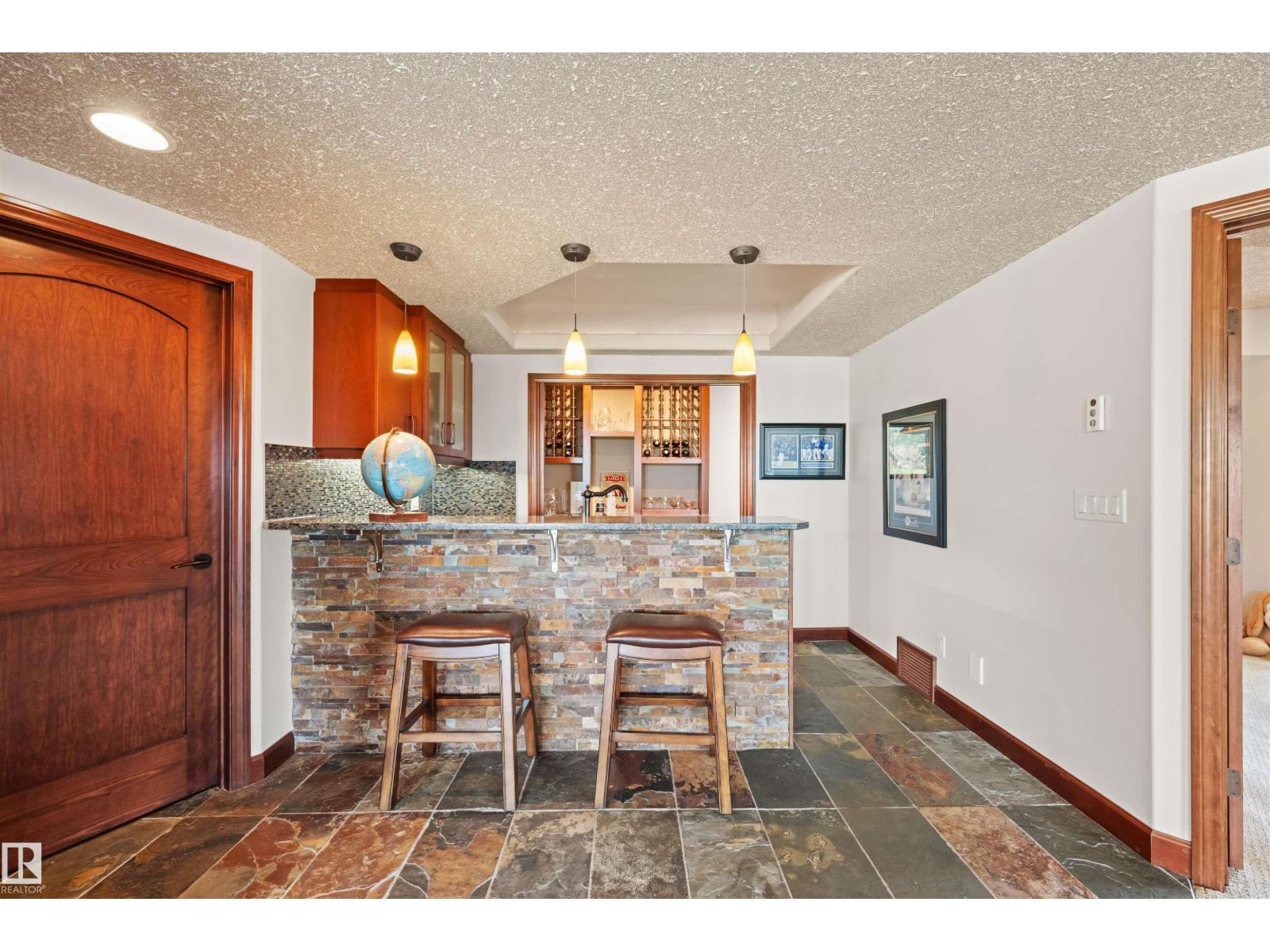 188 WINDERMERE DR NW - 29