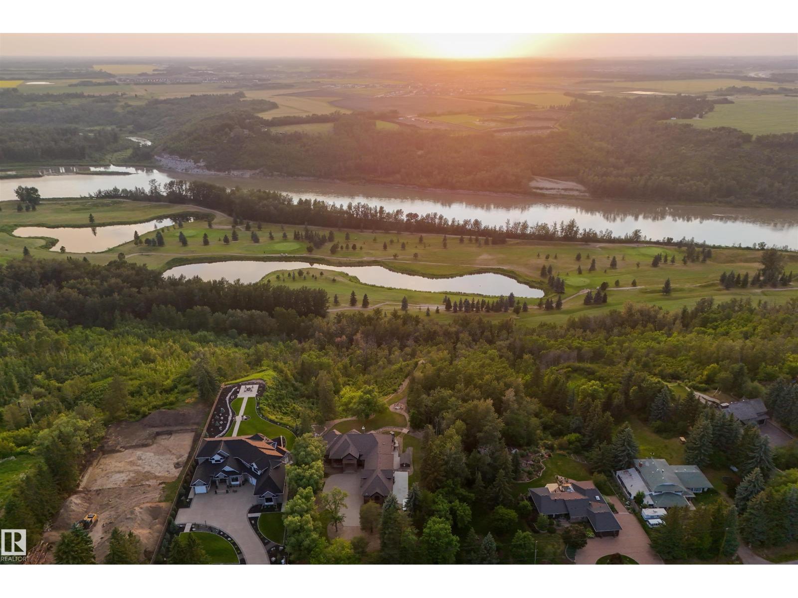 188 WINDERMERE DR NW - Image 41