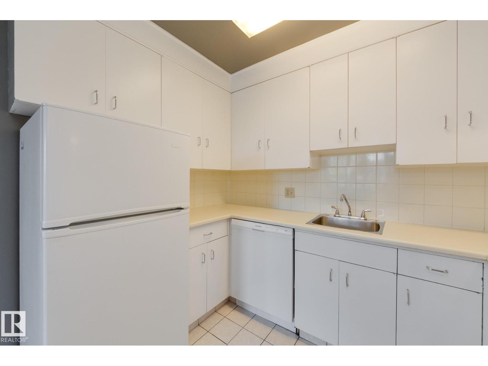 #207 12207 JASPER AV NW - Image 13