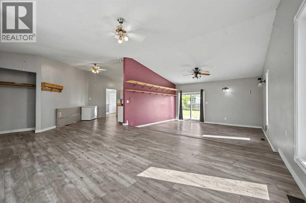 5003 46 Street - Image 4