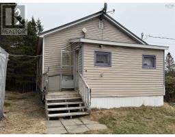 Porch - 4587 #7 Highway, Spanish Ship Bay, NS B0J2A0 Photo 6