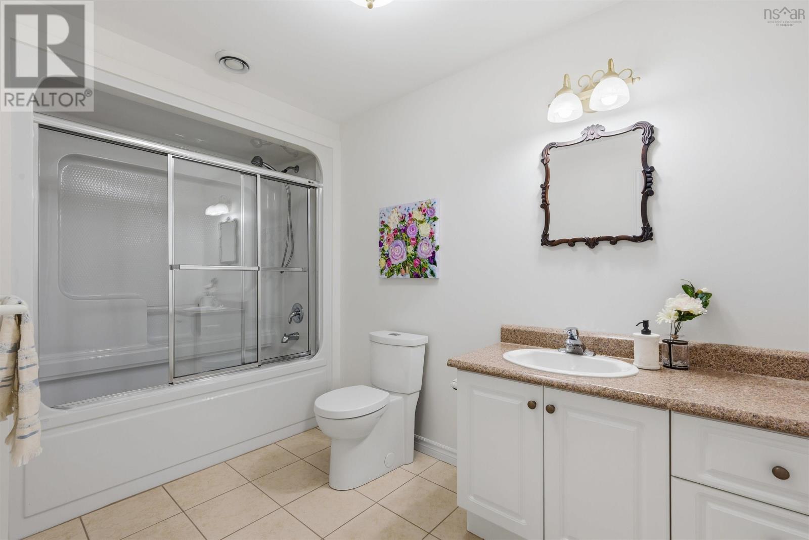 Property 25 of 49 of 243 Lakeshore Drive