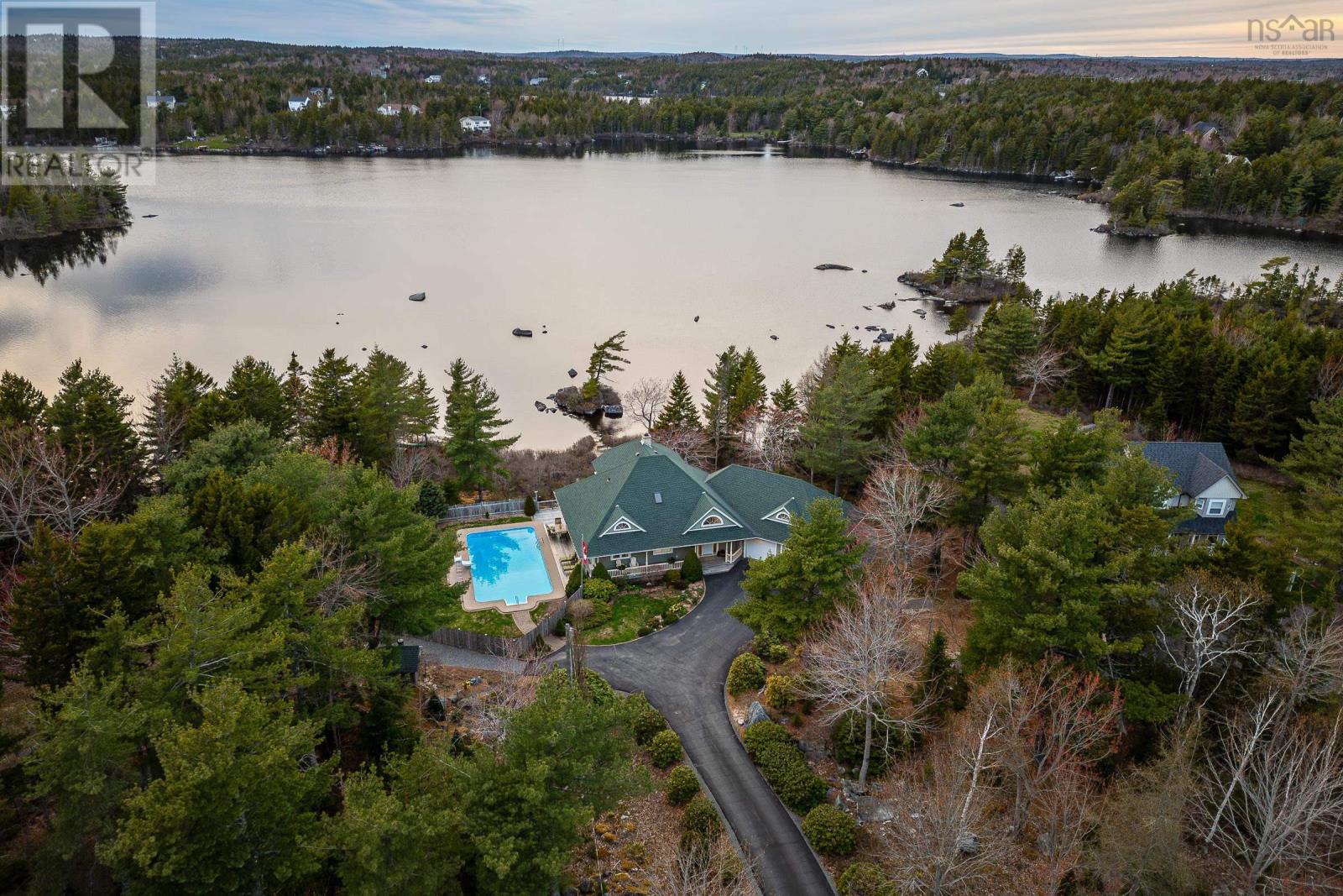 243 Lakeshore Drive - 37