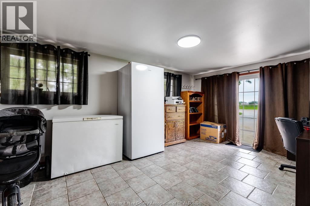 21300 Tecumseh ROAD - 22