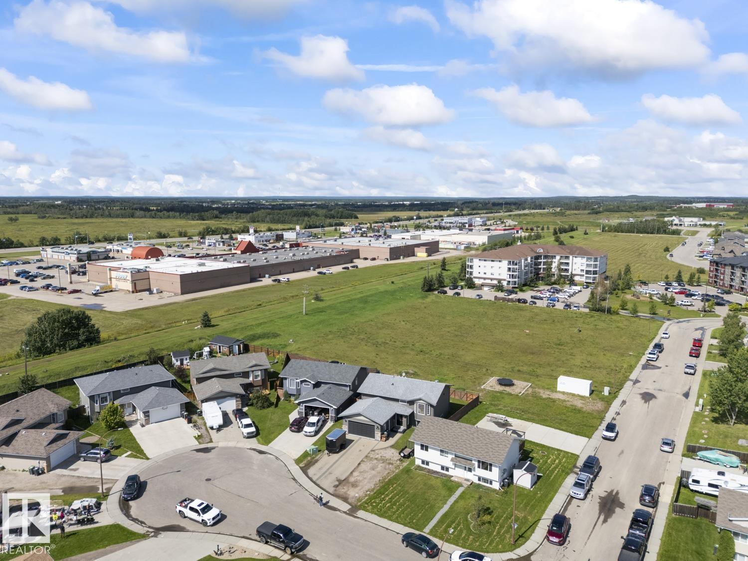 4804 64 AV - Image 32