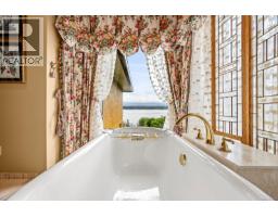 2299 Comox Ave, Comox, BC V9M1X6 Photo 52