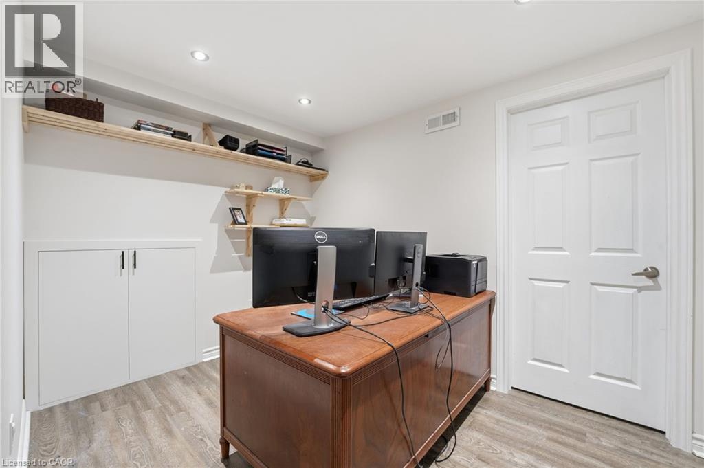 10 BURKE Drive - Image 31