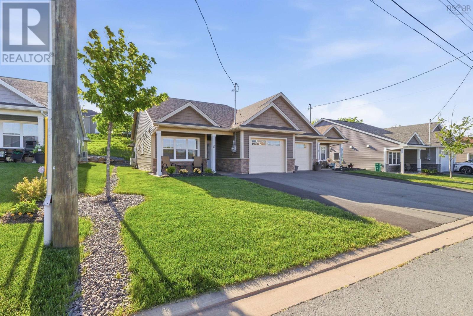 8 Goldenrod Court