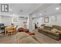 13 Meeker Place thumbnail 16