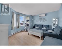 13 Meeker Place thumbnail 3