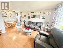 11 Caribou Road thumbnail 10