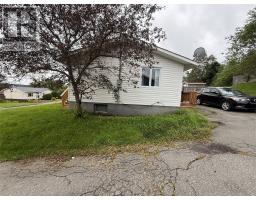 11 Caribou Road thumbnail 5