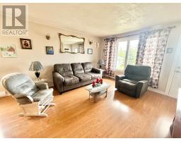 11 Caribou Road thumbnail 9