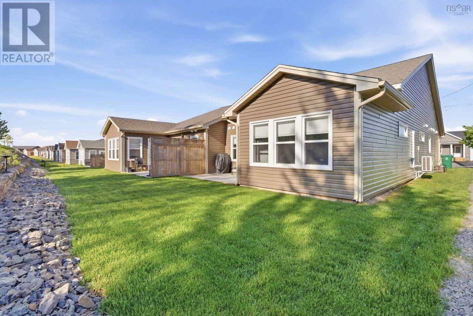 8 Goldenrod Court - 27