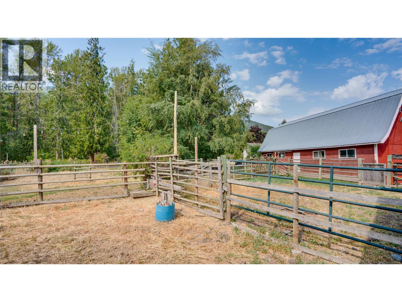 3545 Shaw Road, Falkland