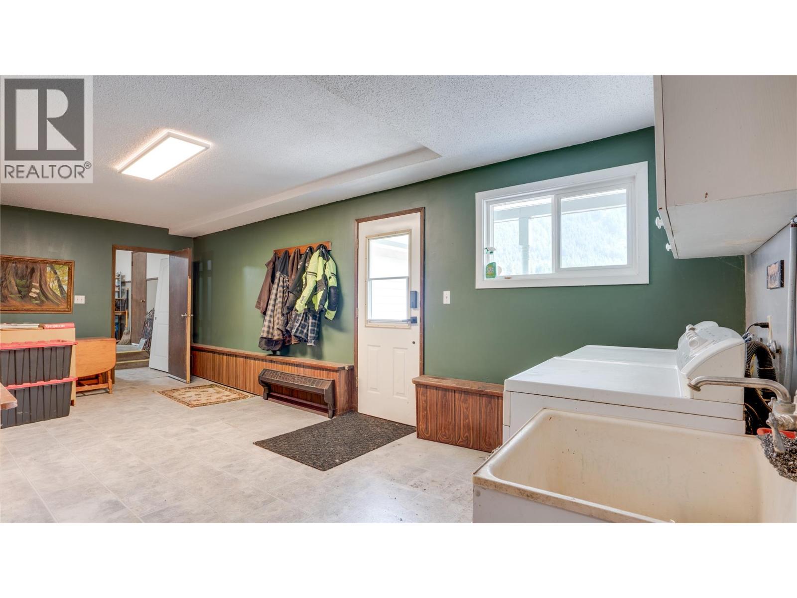3545 Shaw Road, Falkland