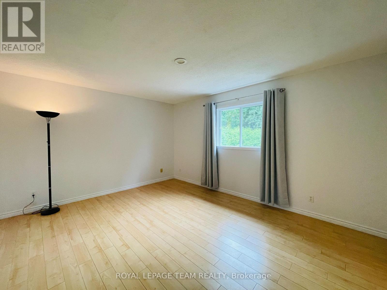 158 OAKWOOD DRIVE - 20