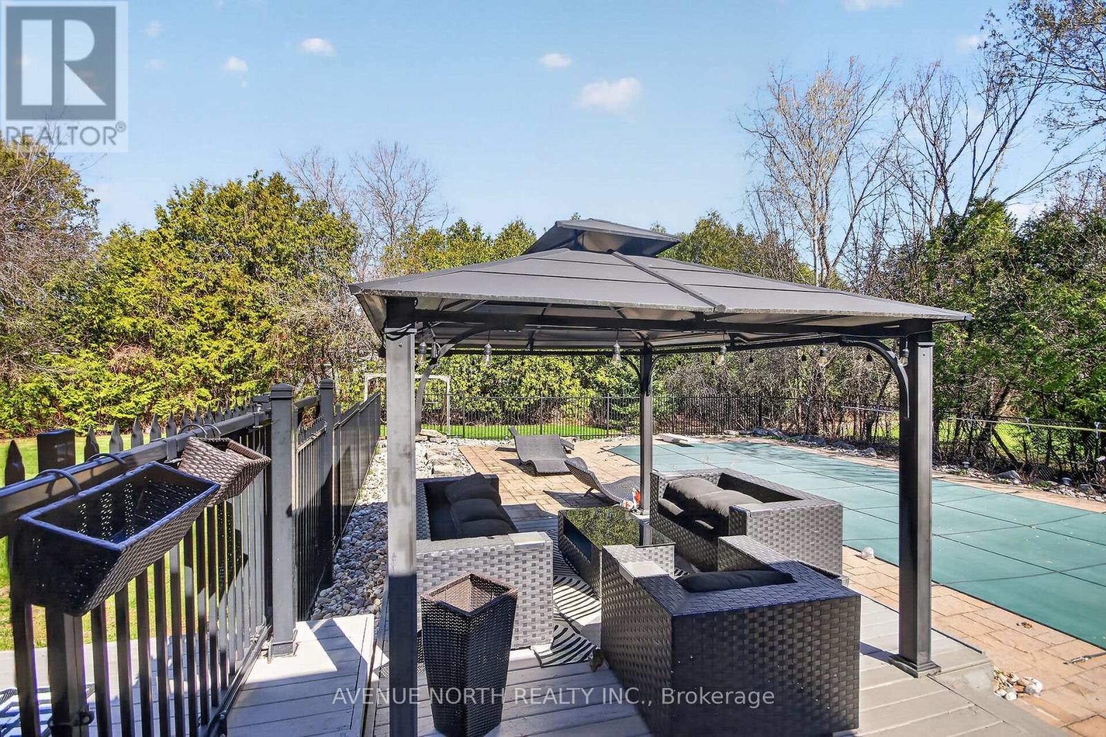 1317 CORNFIELD CRESCENT - 41