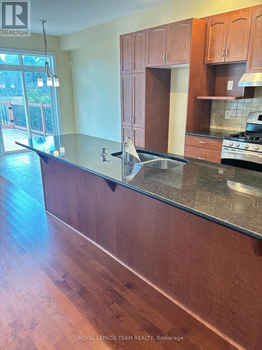 449 FOXHALL WAY - 7