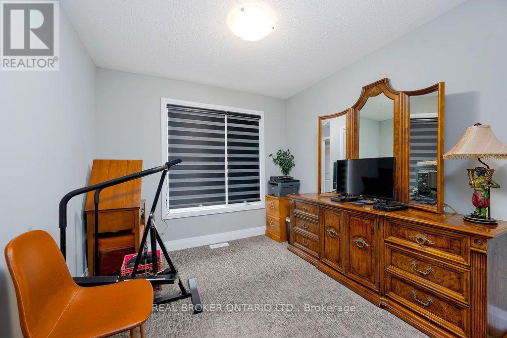 2 Bed, 2 Bath House for Rent in Ottawa – 919 DIGNITY PLACE, Ottawa – MLS# X13688188 - Image 12