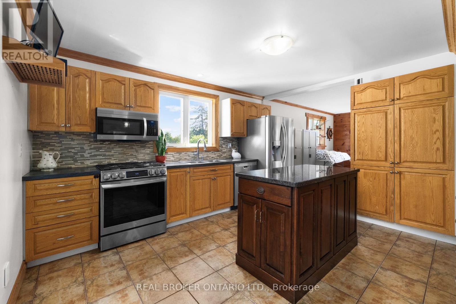 320 CLOTHIER STREET W - 13