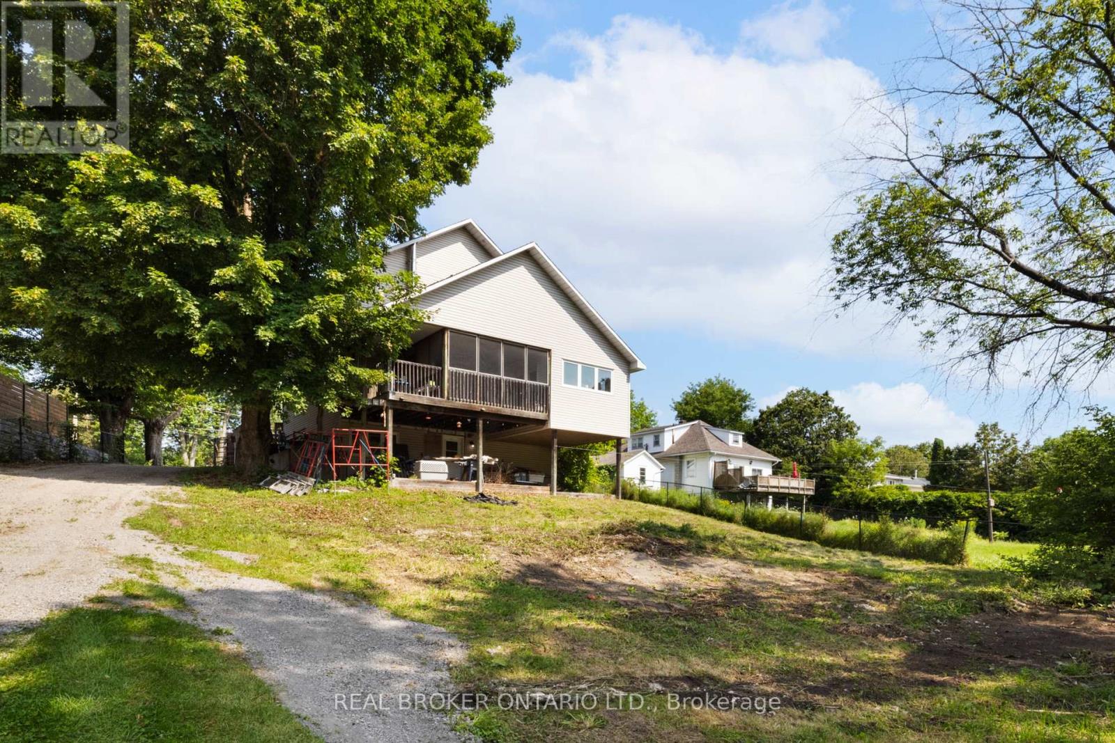 320 CLOTHIER STREET W - 42