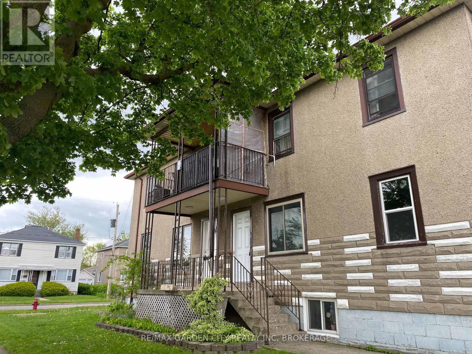 5 - 131 LYONS AVENUE