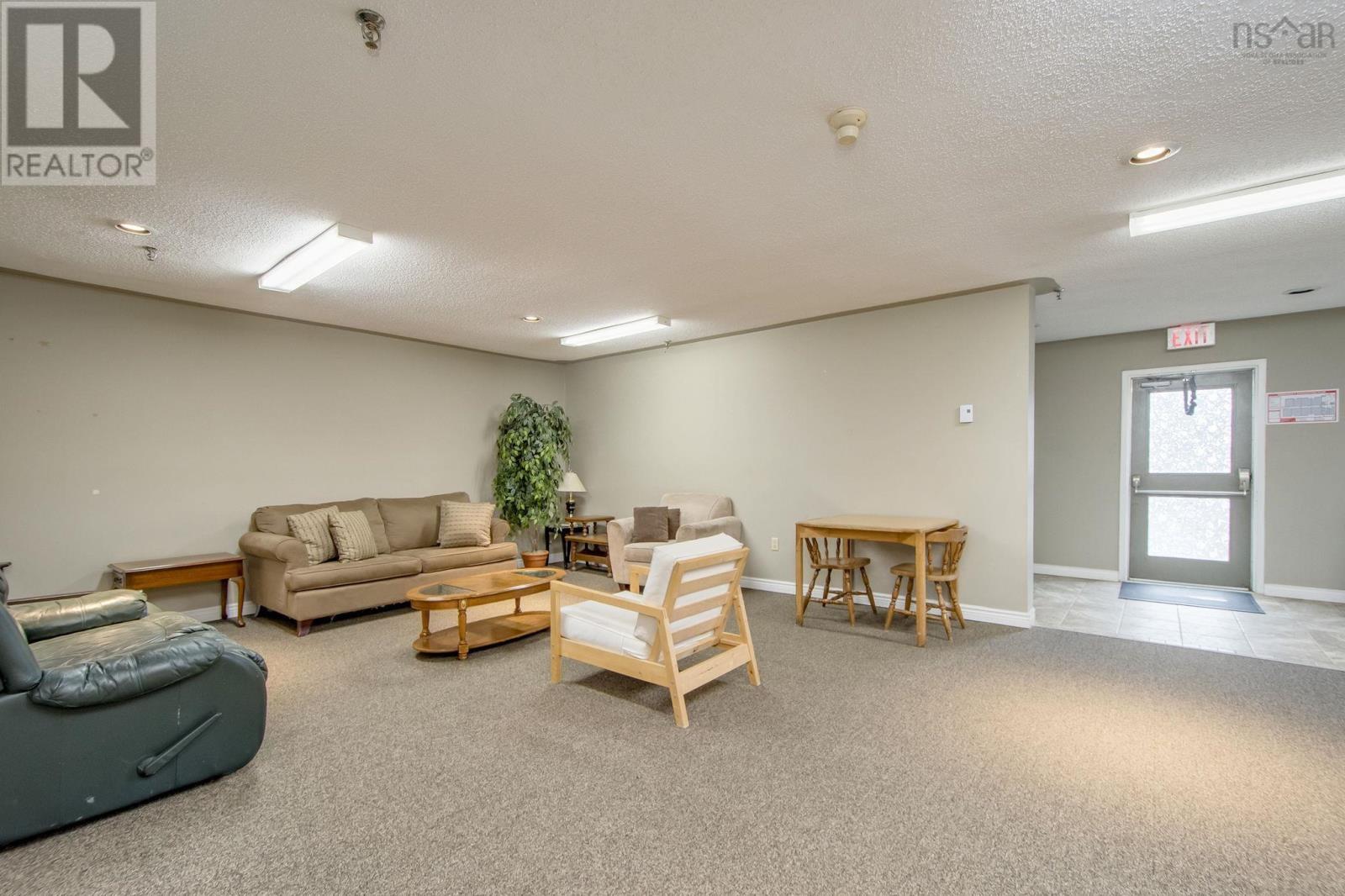 #417 15 Langbrae Drive - 31