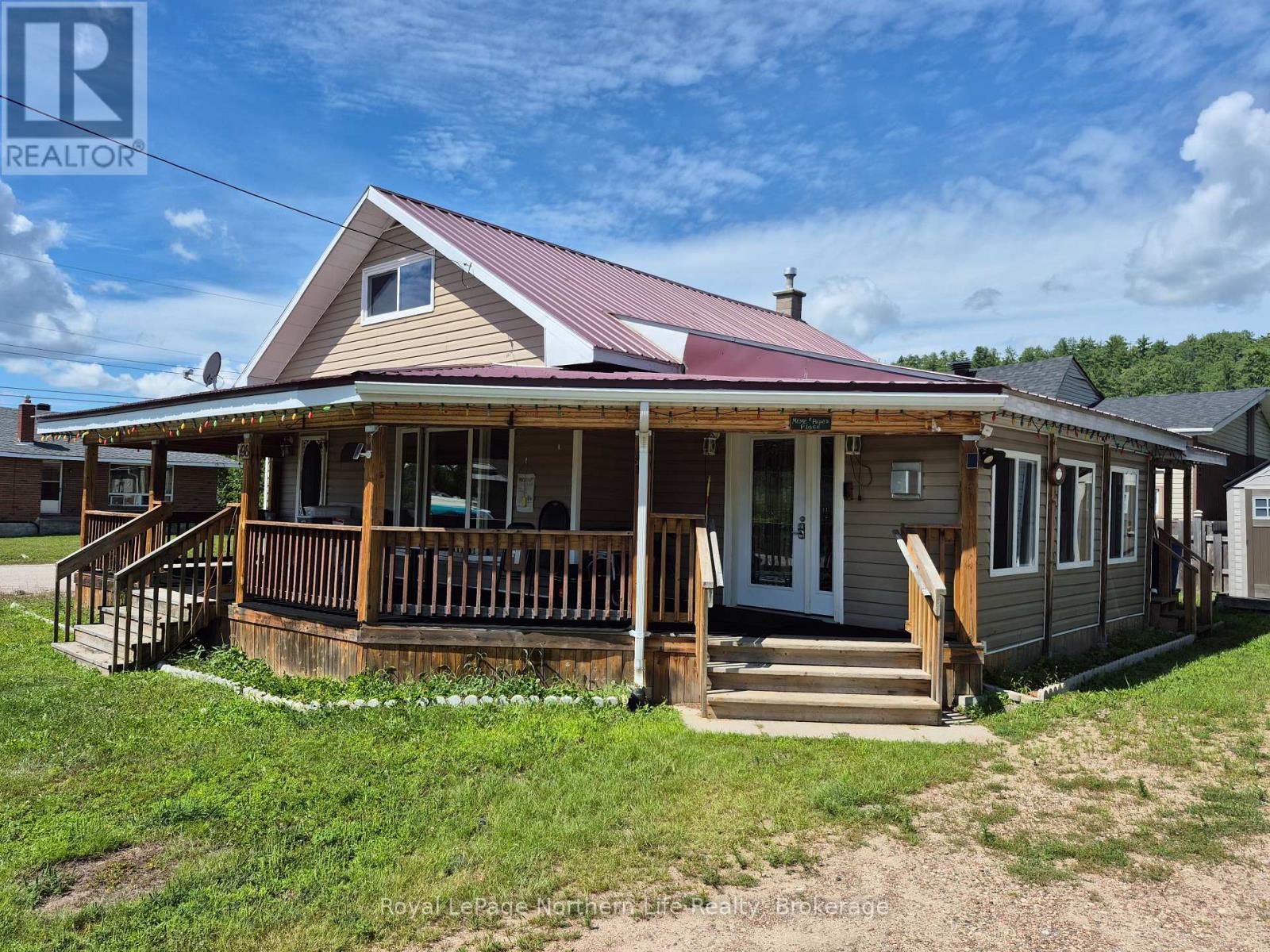 398 MCKENZIE STREET - 2