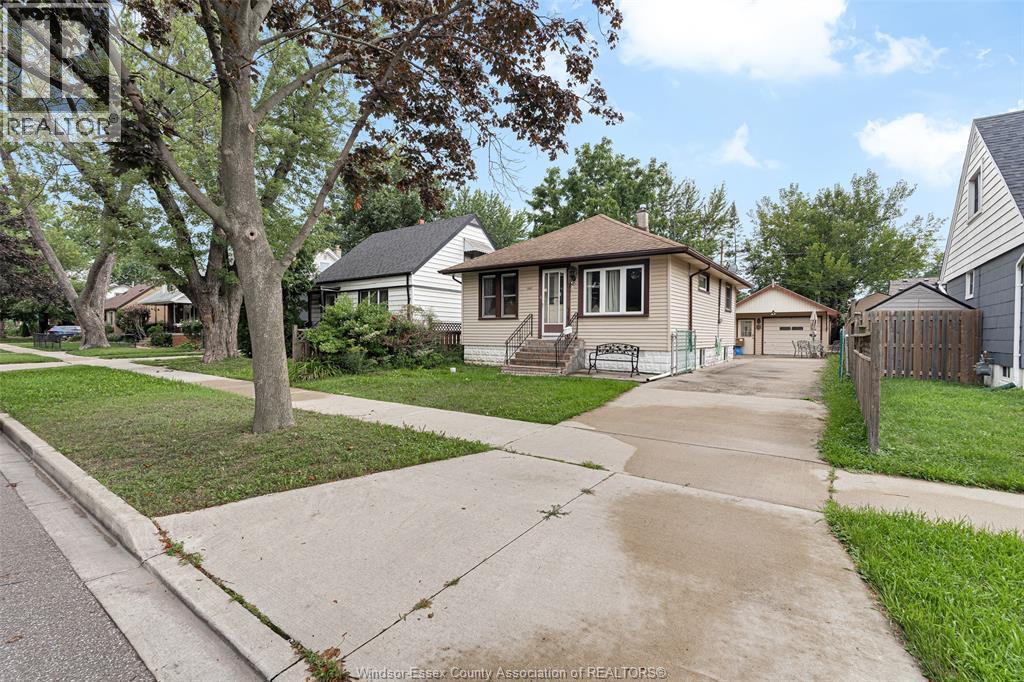 1547 ELLROSE AVENUE - 2