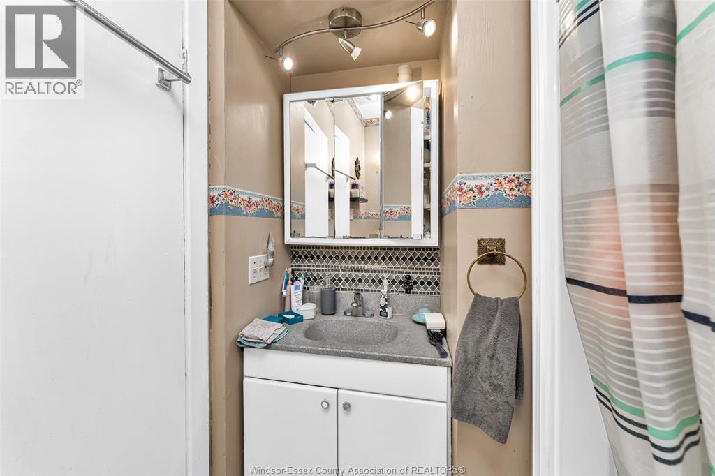 1547 ELLROSE AVENUE - Image 20