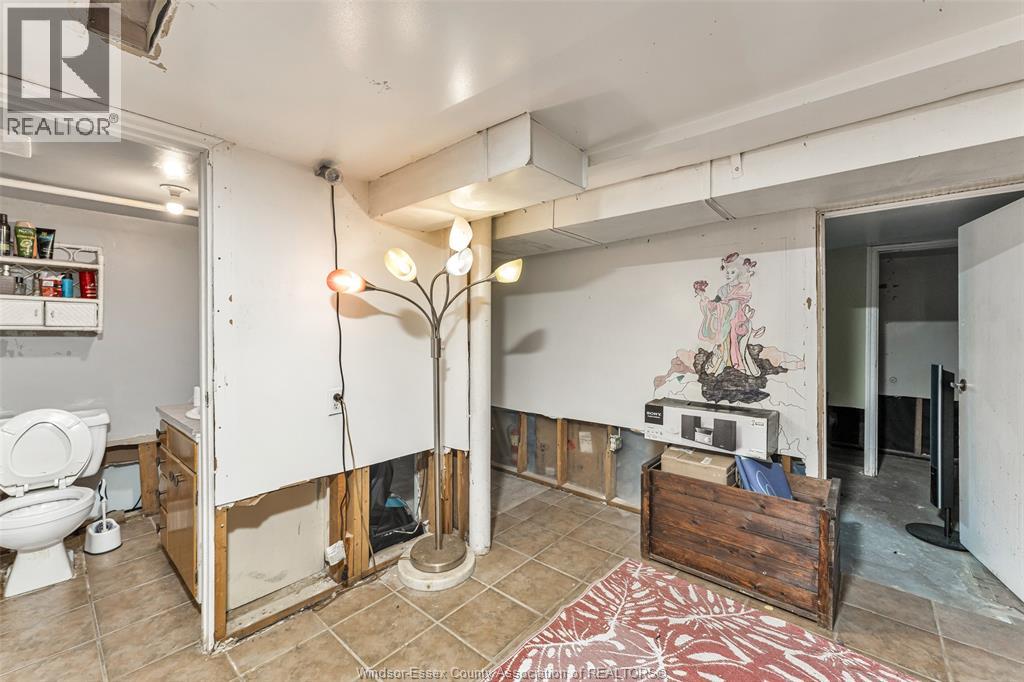 1547 ELLROSE AVENUE - Image 27