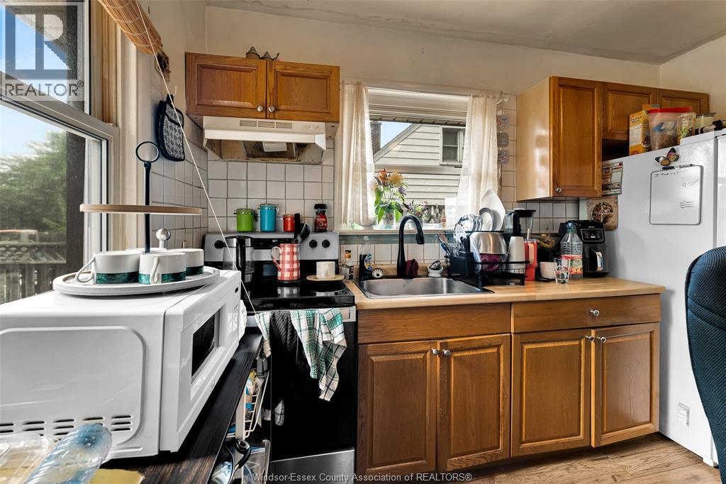 1547 ELLROSE AVENUE - 30