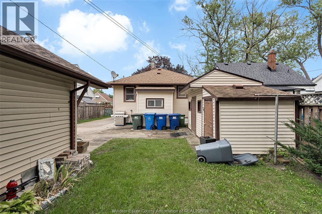 1547 ELLROSE AVENUE - 9