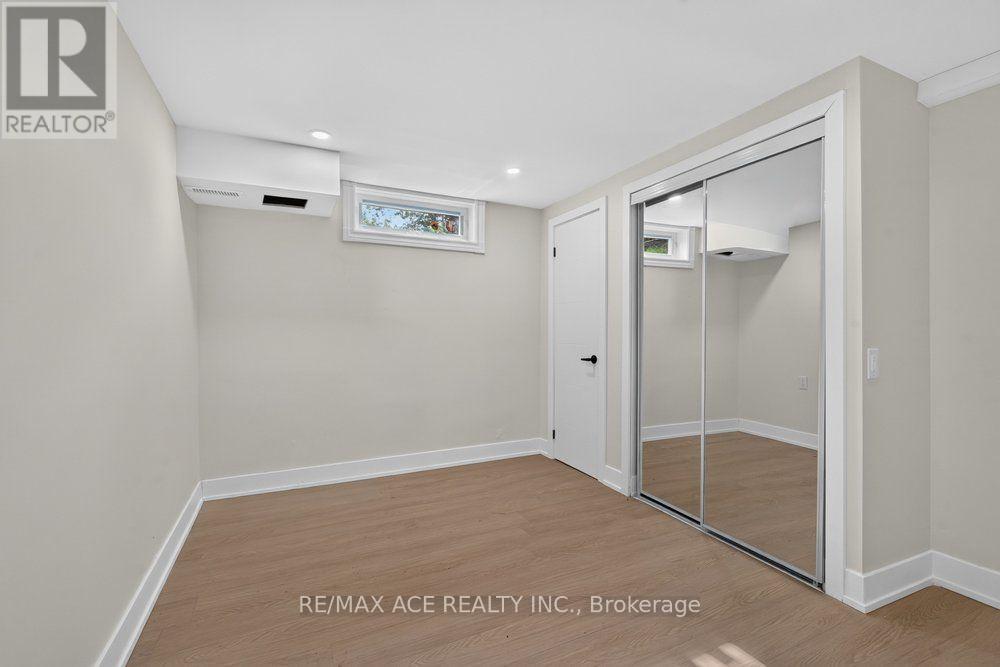 11 FAIRCROFT BOULEVARD - Image 34