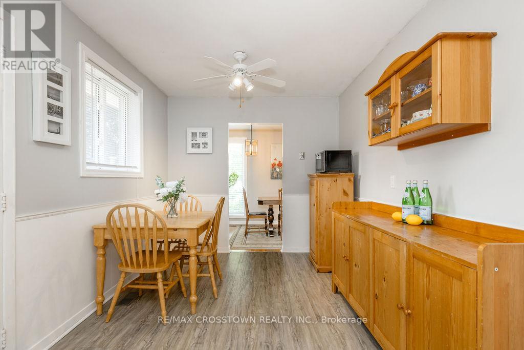 865 KROSNO BOULEVARD - Image 14