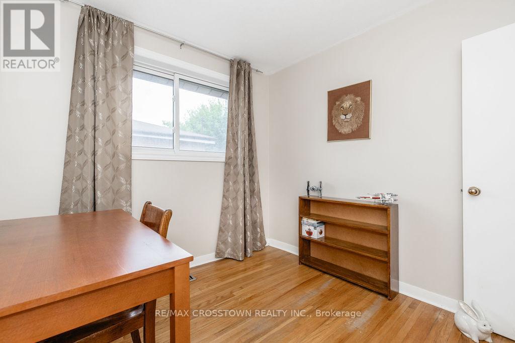 865 KROSNO BOULEVARD - Image 19