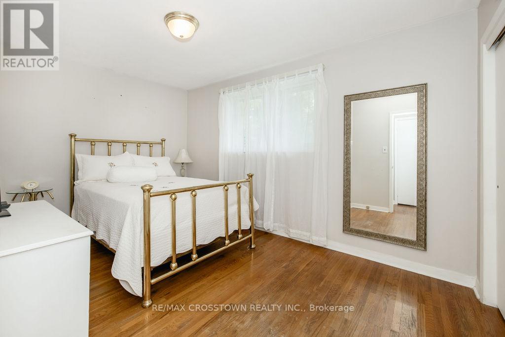 865 KROSNO BOULEVARD - 20