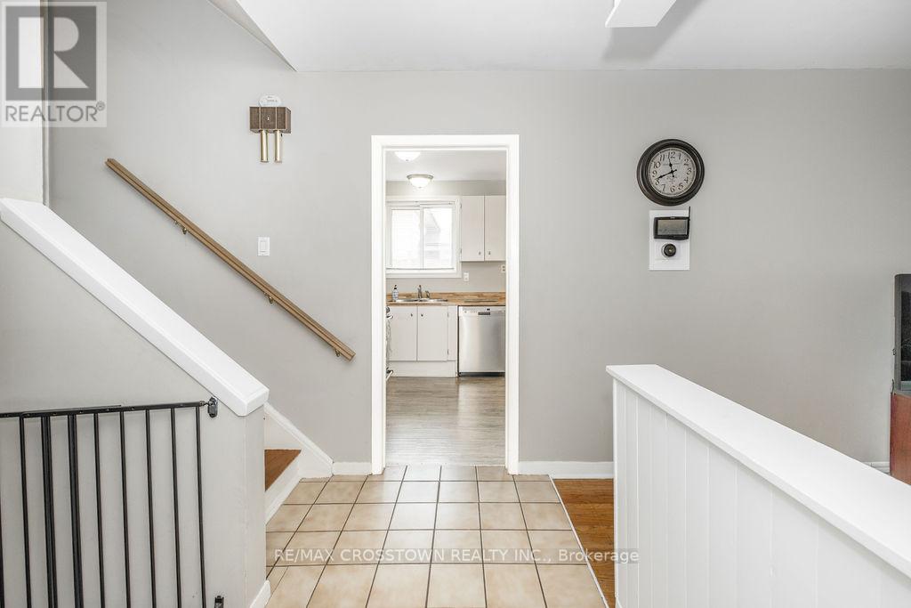 865 KROSNO BOULEVARD - Image 3
