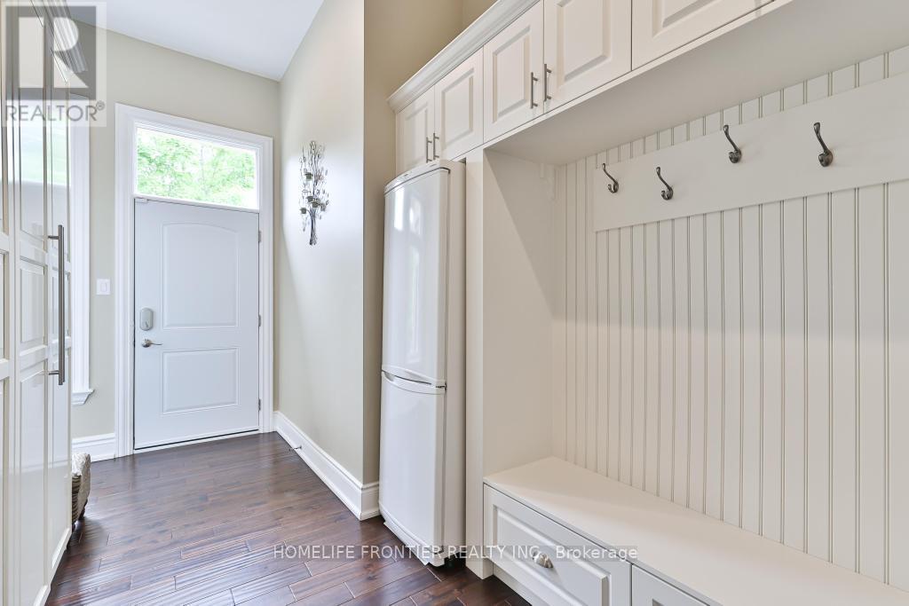 7645 16TH SIDE ROAD - Image 27