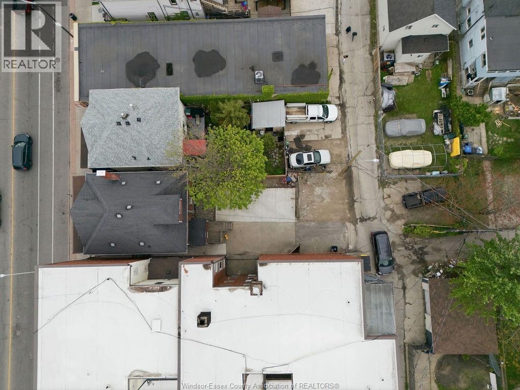 1453-1455 WYANDOTTE STREET - 47