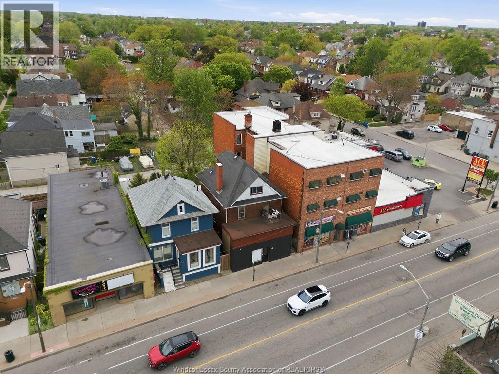1453-1455 WYANDOTTE STREET - 45