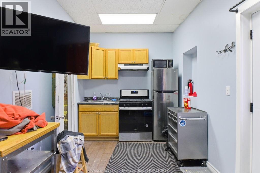 1453-1455 WYANDOTTE STREET - Image 3