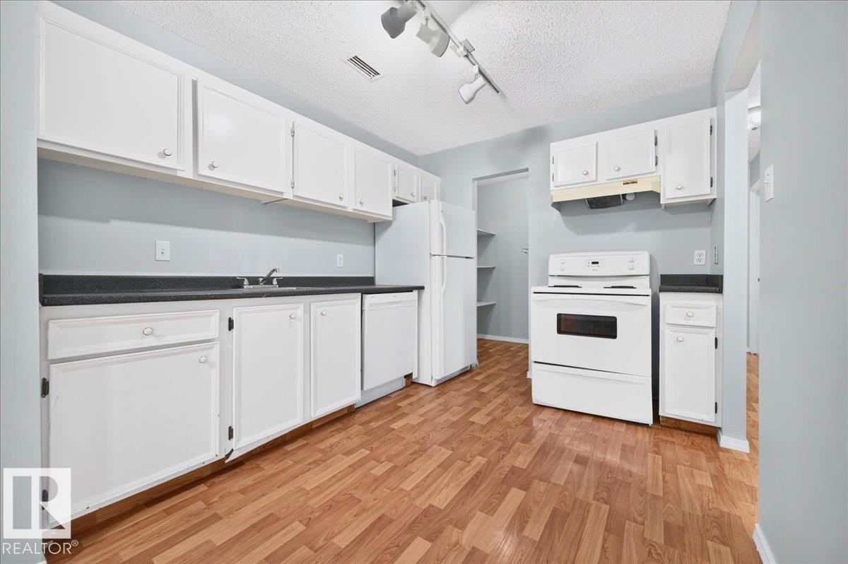#35 2115 118 ST NW - 22