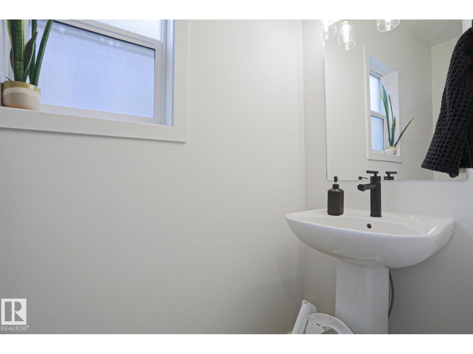 12020 125 ST NW - 20