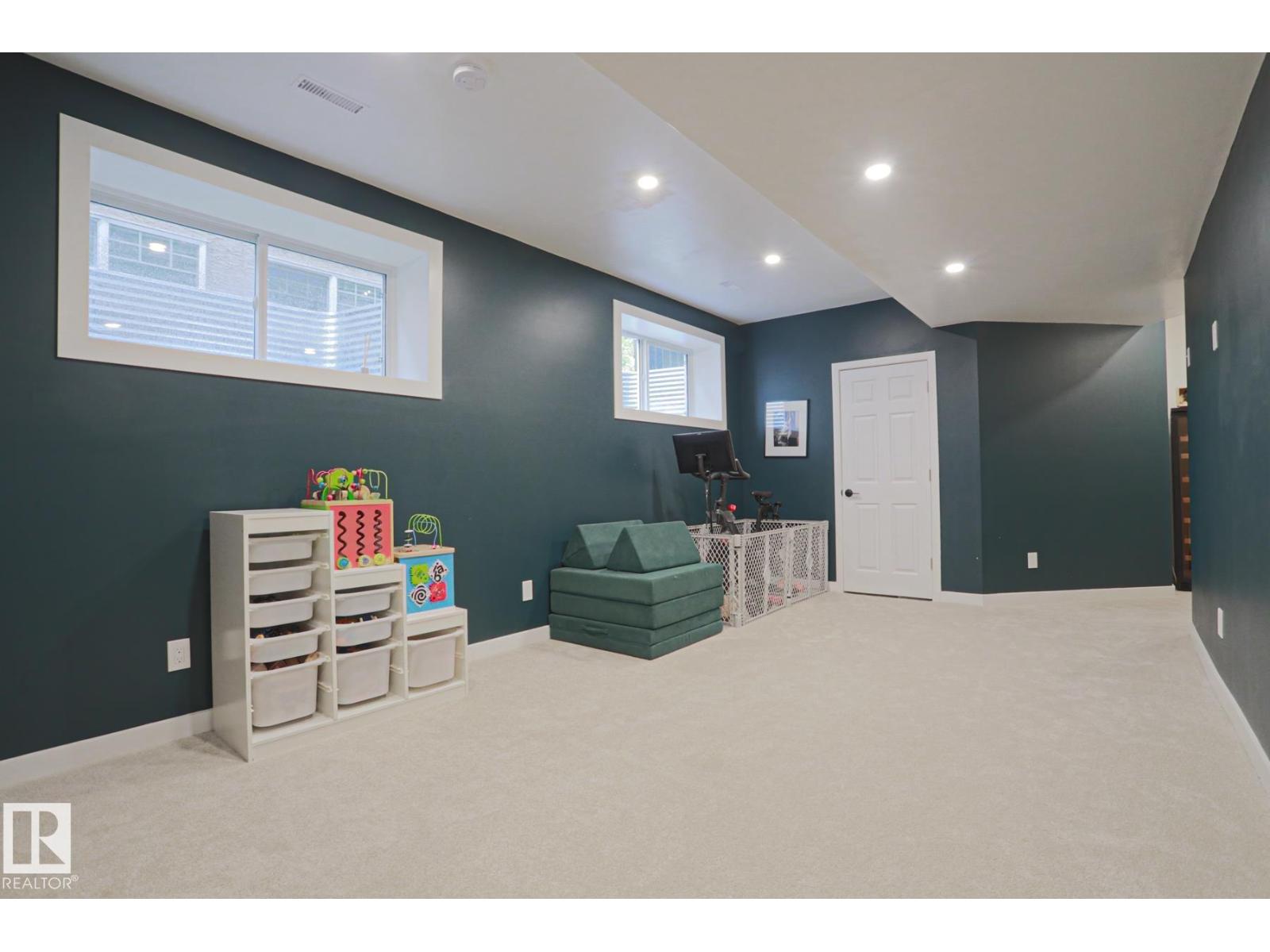 12020 125 ST NW - 43